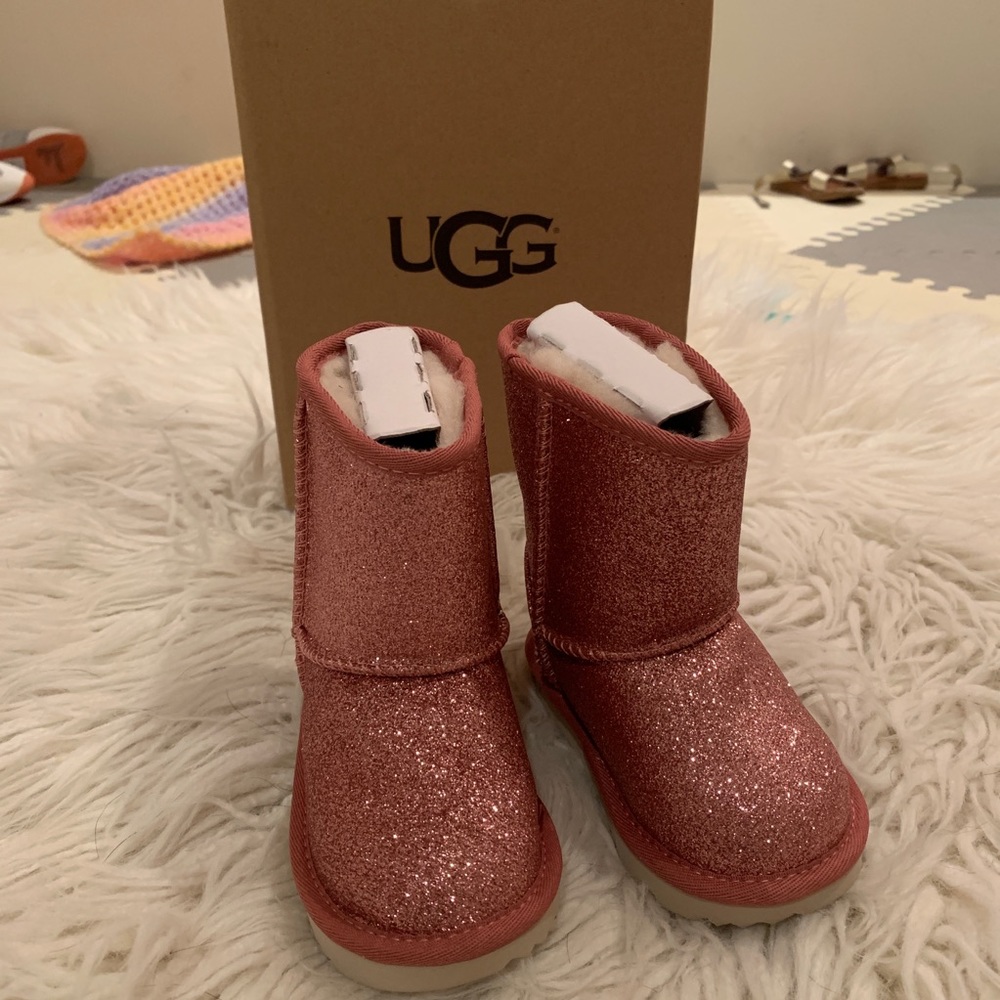 NEW Ugg Classic Short II pink glitter boots 6